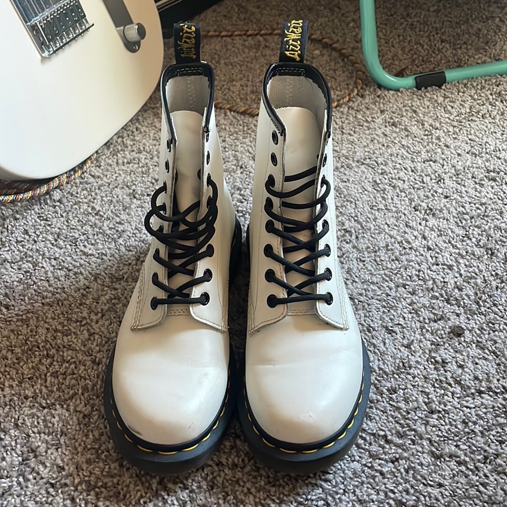Dr. Martens 1460 smooth leather lace up boots